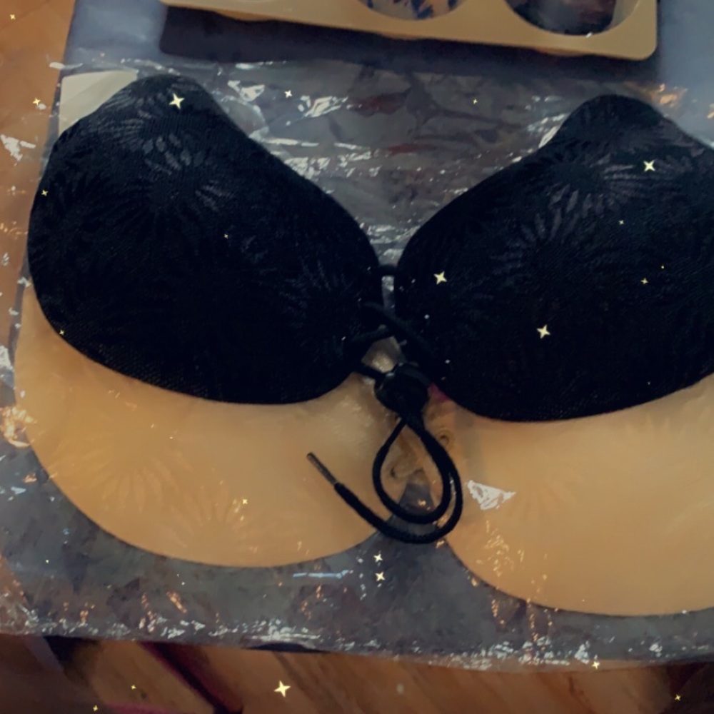 Two bra straps less